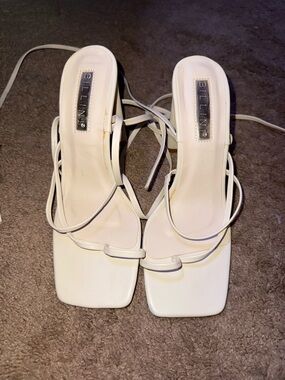 Billini White Square-Toe Strappy Heeled Sandals